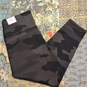 COPY - NWT aerie Camo 7/8 Leggings